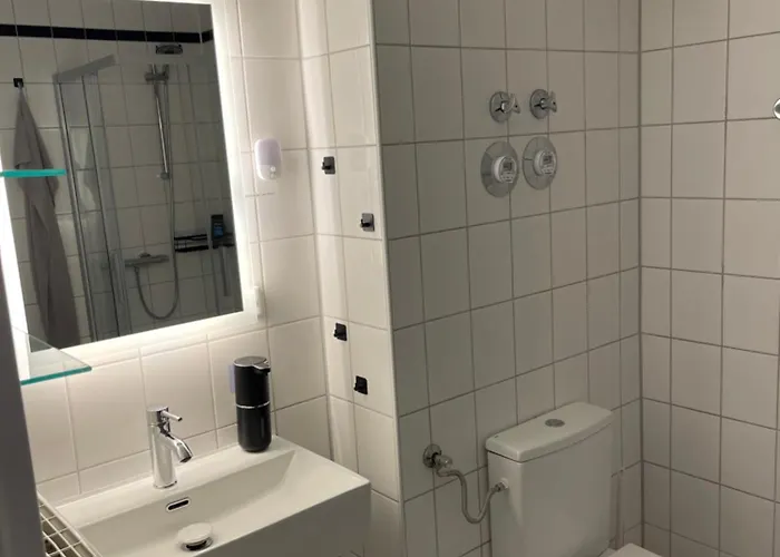 Gesamte Kontaktlos Naehe Messe Expo Plaza Mit Netflix Апартаменты